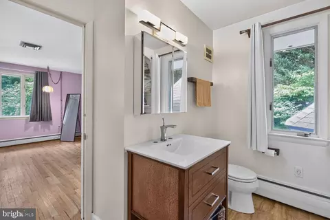 Bath - 1118 Orchard Way, Silver Spring, MD 20904 photo 4 of 9