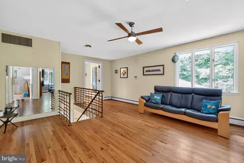 Entry Way - 1118 Orchard Way, Silver Spring, MD 20904 photo 3 of 4