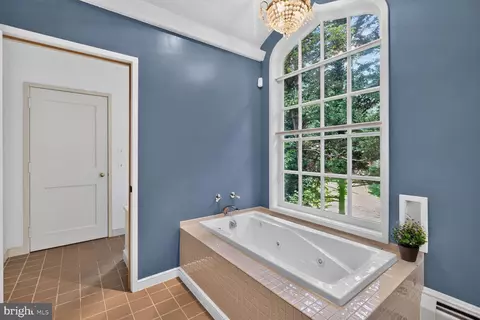 Bath - 1118 Orchard Way, Silver Spring, MD 20904 photo 7 of 9
