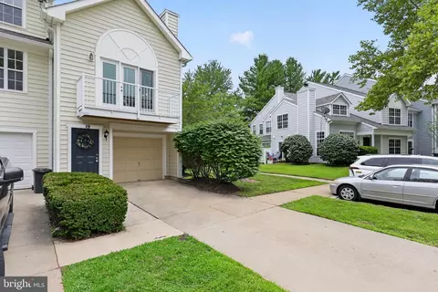 19 Bronco Ct, Germantown, MD 20874