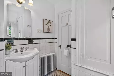 Bath - 2030 Lanier Dr, Silver Spring, MD 20910 photo 1 of 3