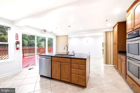 Kitchen - 711 Lamberton Dr, Silver Spring, MD 20902 photo 4 of 8