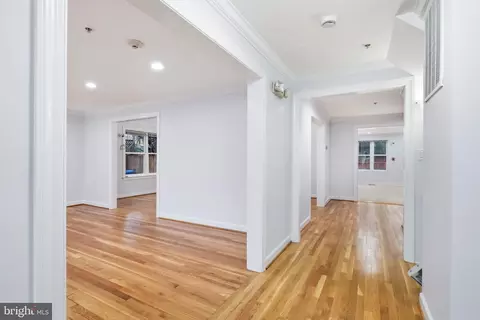 Entry Way - 711 Lamberton Dr, Silver Spring, MD 20902 photo 2 of 6