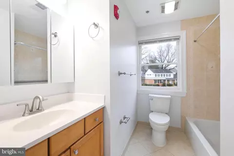 Bath - 711 Lamberton Dr, Silver Spring, MD 20902 photo 3 of 5