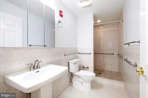 Bath - 711 Lamberton Dr, Silver Spring, MD 20902 photo 4 of 5