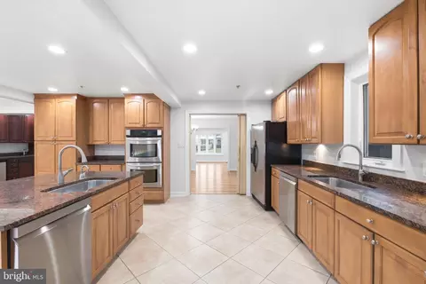 Kitchen - 711 Lamberton Dr, Silver Spring, MD 20902 photo 2 of 8
