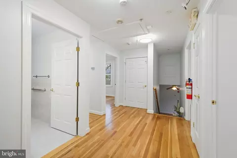 Entry Way - 711 Lamberton Dr, Silver Spring, MD 20902 photo 5 of 6