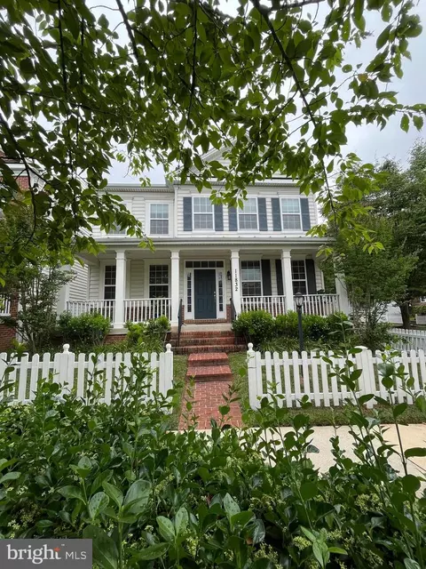 11832 Tulip Stem Dr, Clarksburg, MD 20871
