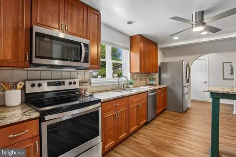 Entry Way - 10123 Capitol View Ave, Silver Spring, MD 20910 photo 1 of 1