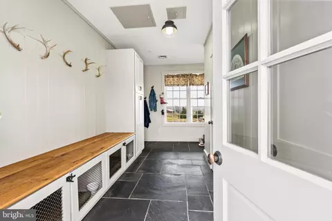 Entry Way - 21100 W Offutt Rd, Poolesville, MD 20837 photo 1 of 4