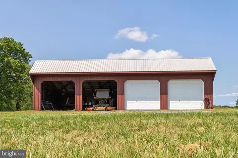 Exterior - 21100 W Offutt Rd, Poolesville, MD 20837 photo 14 of 16