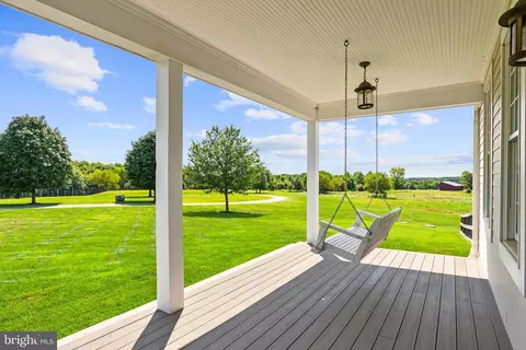 Exterior - 21100 W Offutt Rd, Poolesville, MD 20837 photo 4 of 16