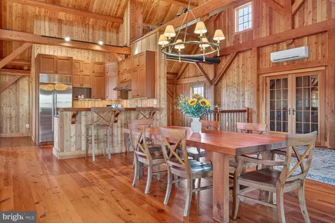 Dining - 21100 W Offutt Rd, Poolesville, MD 20837 photo 4 of 4