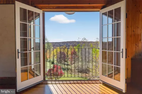 Entry Way - 21100 W Offutt Rd, Poolesville, MD 20837 photo 4 of 4