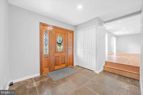 Entry Way - 8403 Postoak Rd, Potomac, MD 20854 photo 1 of 5