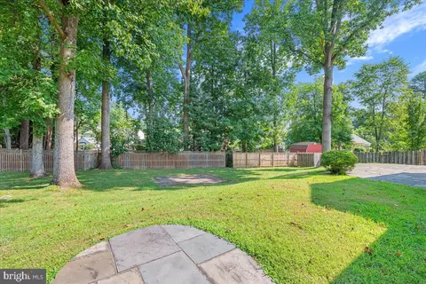 Exterior - 8403 Postoak Rd, Potomac, MD 20854 photo 4 of 6