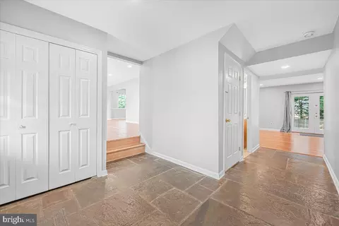 Entry Way - 8403 Postoak Rd, Potomac, MD 20854 photo 2 of 5