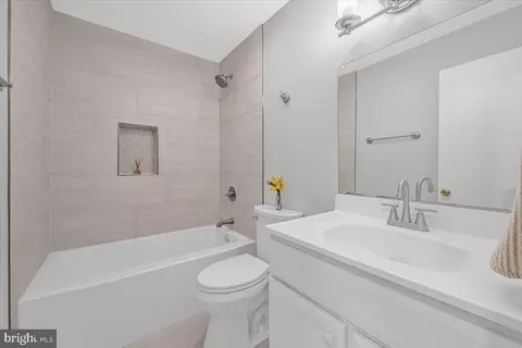 Bath - 8403 Postoak Rd, Potomac, MD 20854 photo 2 of 4