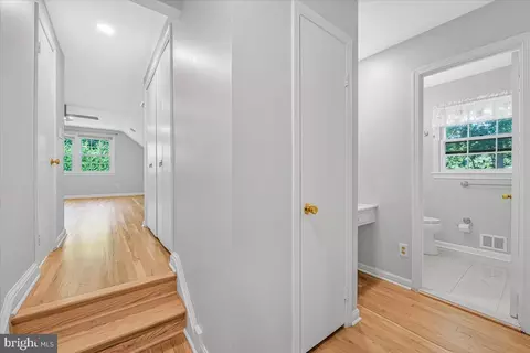 Entry Way - 8403 Postoak Rd, Potomac, MD 20854 photo 5 of 5