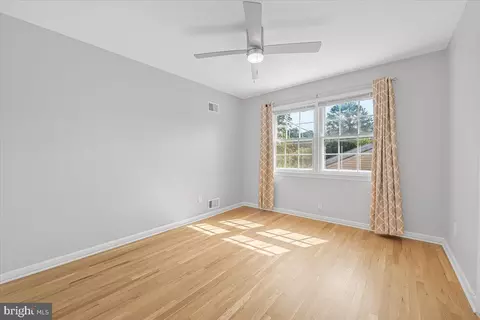 Bedroom - 8403 Postoak Rd, Potomac, MD 20854 photo 3 of 5