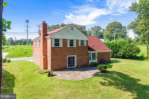Exterior - 8403 Postoak Rd, Potomac, MD 20854 photo 6 of 6
