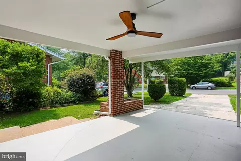 Exterior - 811 Kenbrook Dr, Silver Spring, MD 20902 photo 2 of 8
