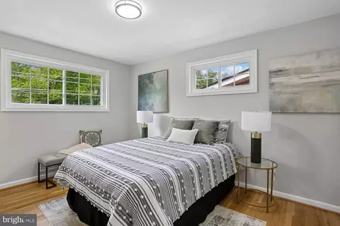 Bedroom - 811 Kenbrook Dr, Silver Spring, MD 20902 photo 1 of 3