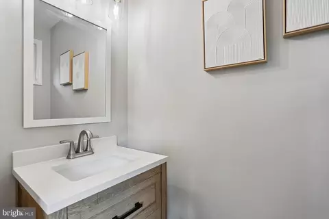 Entry Way - 811 Kenbrook Dr, Silver Spring, MD 20902 photo 2 of 6