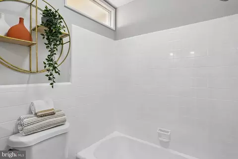 Bath - 811 Kenbrook Dr, Silver Spring, MD 20902 photo 4 of 4