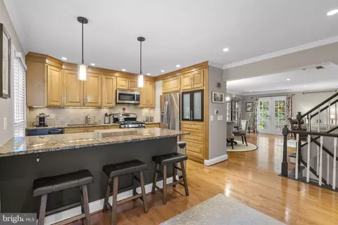 600 Sonata Way, Silver Spring, MD 20901 photo 2