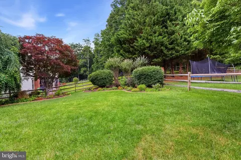 Exterior - 2 Crosscut Ct, Damascus, MD 20872 photo 13 of 15