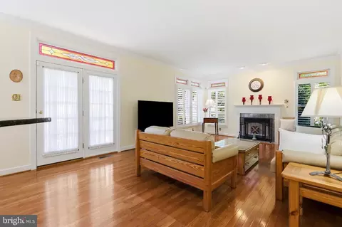 Living - 2 Crosscut Ct, Damascus, MD 20872 photo 2 of 4
