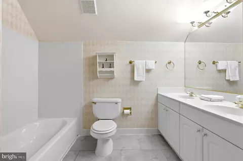 Bath - 2 Crosscut Ct, Damascus, MD 20872 photo 5 of 5