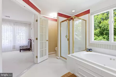 Bath - 2 Crosscut Ct, Damascus, MD 20872 photo 3 of 5