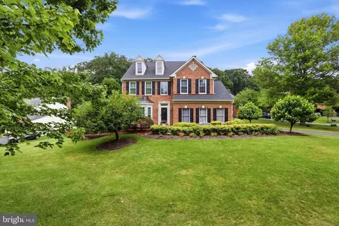 Exterior - 2 Crosscut Ct, Damascus, MD 20872 photo 2 of 15
