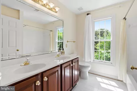 Bath - 2 Crosscut Ct, Damascus, MD 20872 photo 4 of 5
