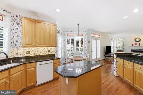 Kitchen - 2 Crosscut Ct, Damascus, MD 20872 photo 4 of 5