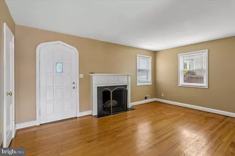 Living - 2806 Hardy Ave, Silver Spring, MD 20902 photo 1 of 2