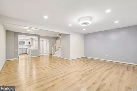 Living - 3546 Chiswick Ct #36-B, Silver Spring, MD 20906 photo 4 of 7