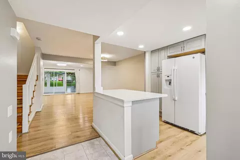 Entry Way - 3546 Chiswick Ct #36-B, Silver Spring, MD 20906 photo 4 of 7