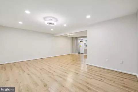 Living - 3546 Chiswick Ct #36-B, Silver Spring, MD 20906 photo 3 of 7