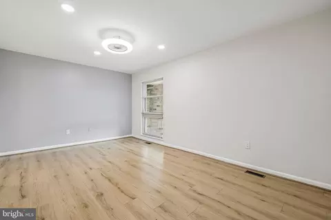 Living - 3546 Chiswick Ct #36-B, Silver Spring, MD 20906 photo 7 of 7