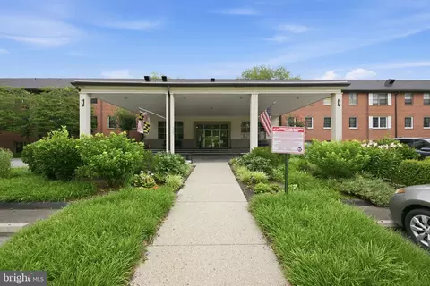 5301 Westbard Cir #334, Bethesda, MD 20816