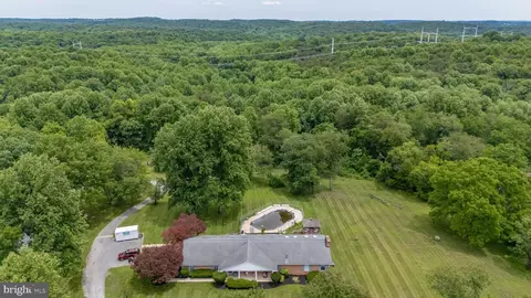 View/Area - 8953 Gue Rd, Damascus, MD 20872 photo 2 of 17