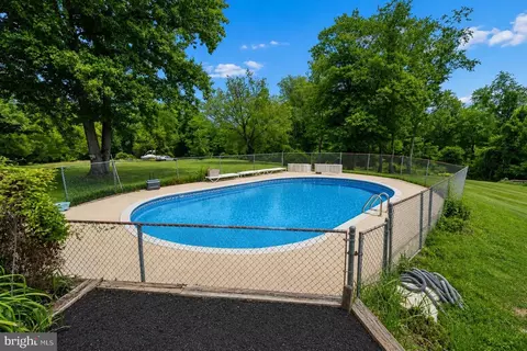 Exterior - 8953 Gue Rd, Damascus, MD 20872 photo 3 of 13