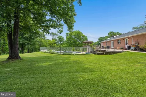 Exterior - 8953 Gue Rd, Damascus, MD 20872 photo 7 of 13