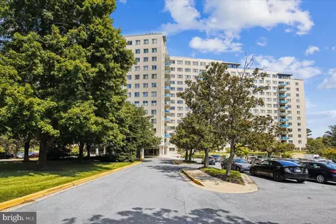 10201 Grosvenor Pl #1009, Rockville, MD 20852