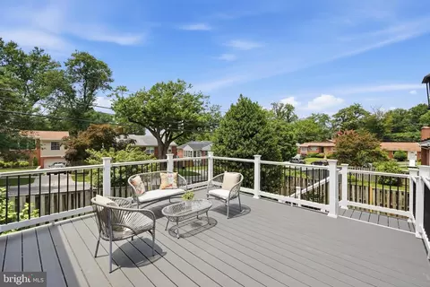 Exterior - 2023 Lansdowne Way, Silver Spring, MD 20910 photo 2 of 4