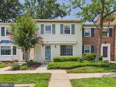 682 Azalea Dr #6-682, Rockville, MD 20850