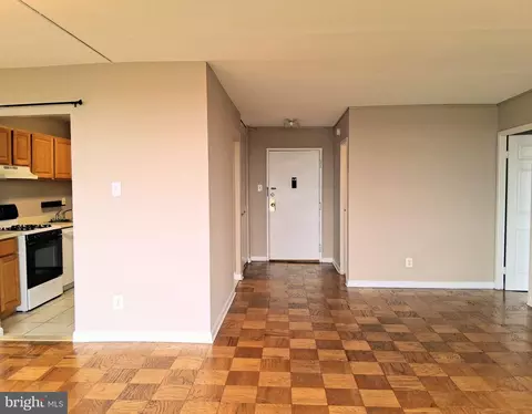 11801 Rockville Pike #802, Rockville, MD 20852